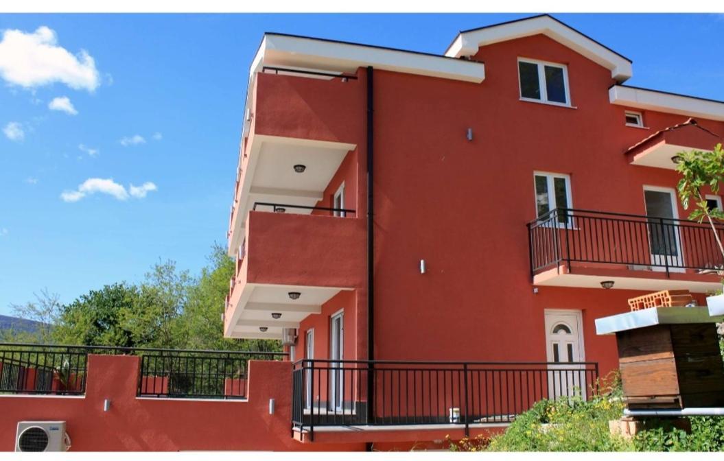 Odessa Mama Apartment Bijela Luaran gambar