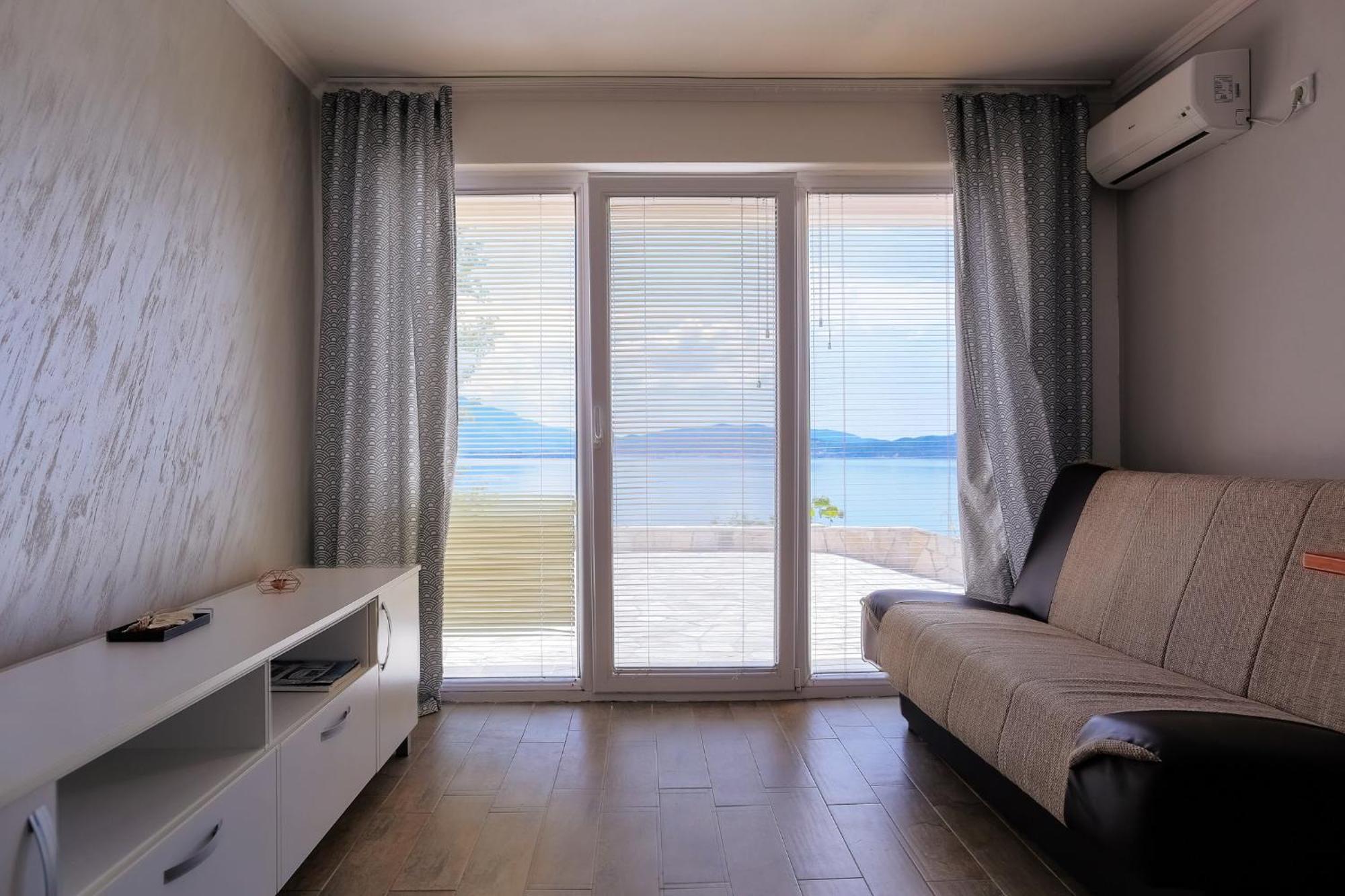 Odessa Mama Apartment Bijela Bilik gambar