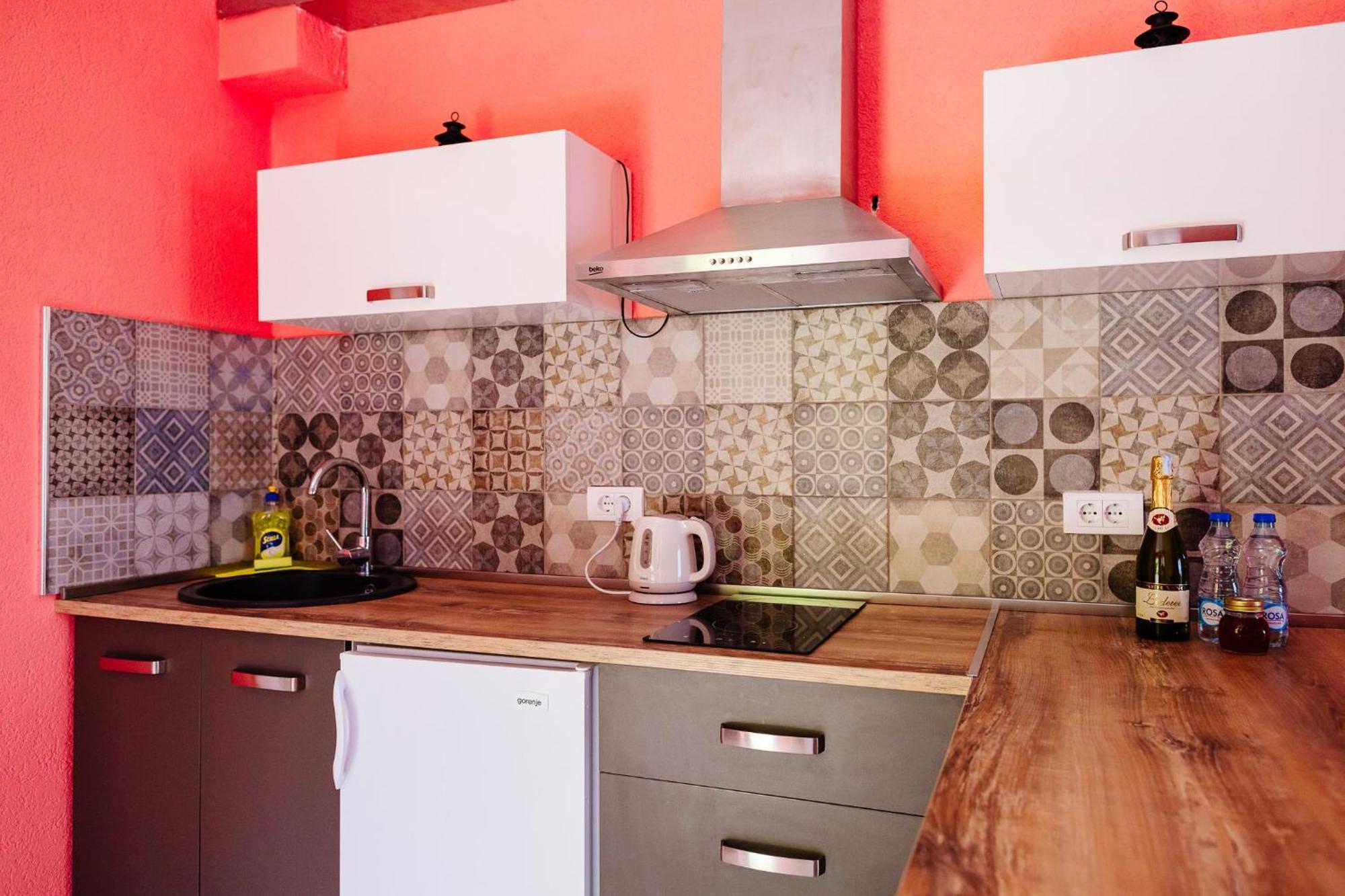 Odessa Mama Apartment Bijela Bilik gambar