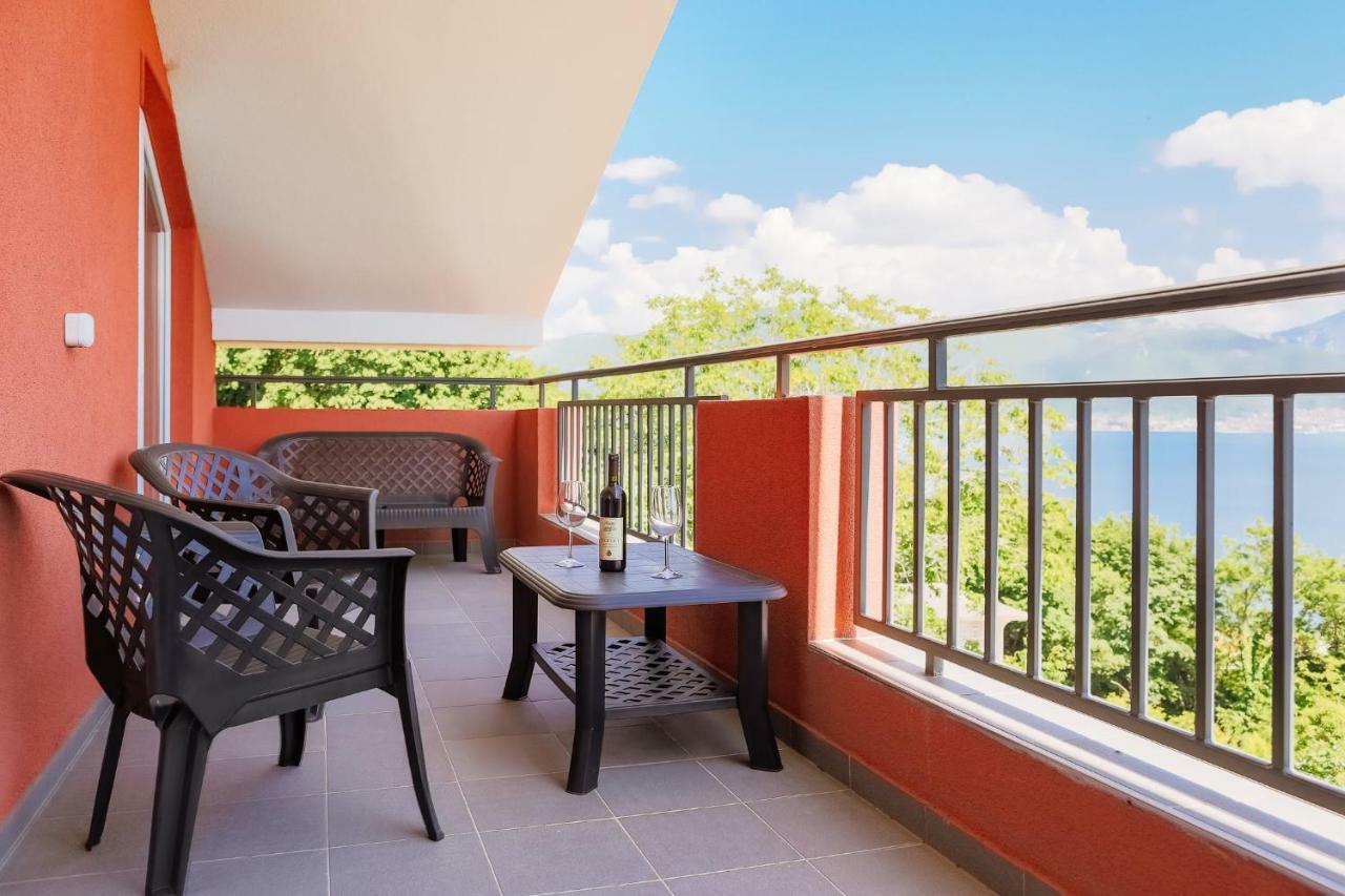 Odessa Mama Apartment Bijela Luaran gambar